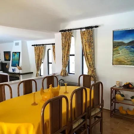 Casa Camelia فيلة فيلامورا